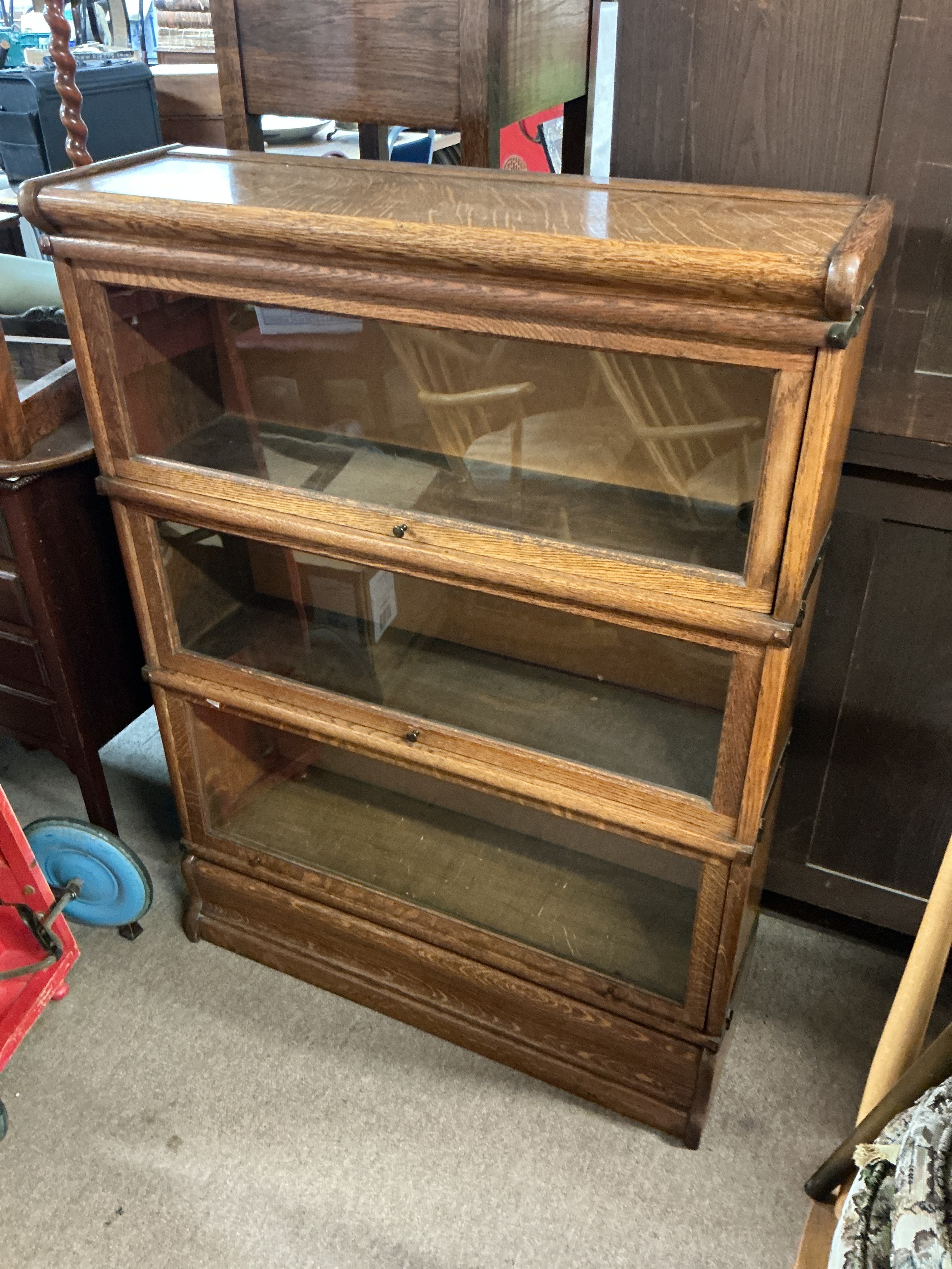A Globe Wernicke type bookcase, approx 86cm x 117cm x 27cm.