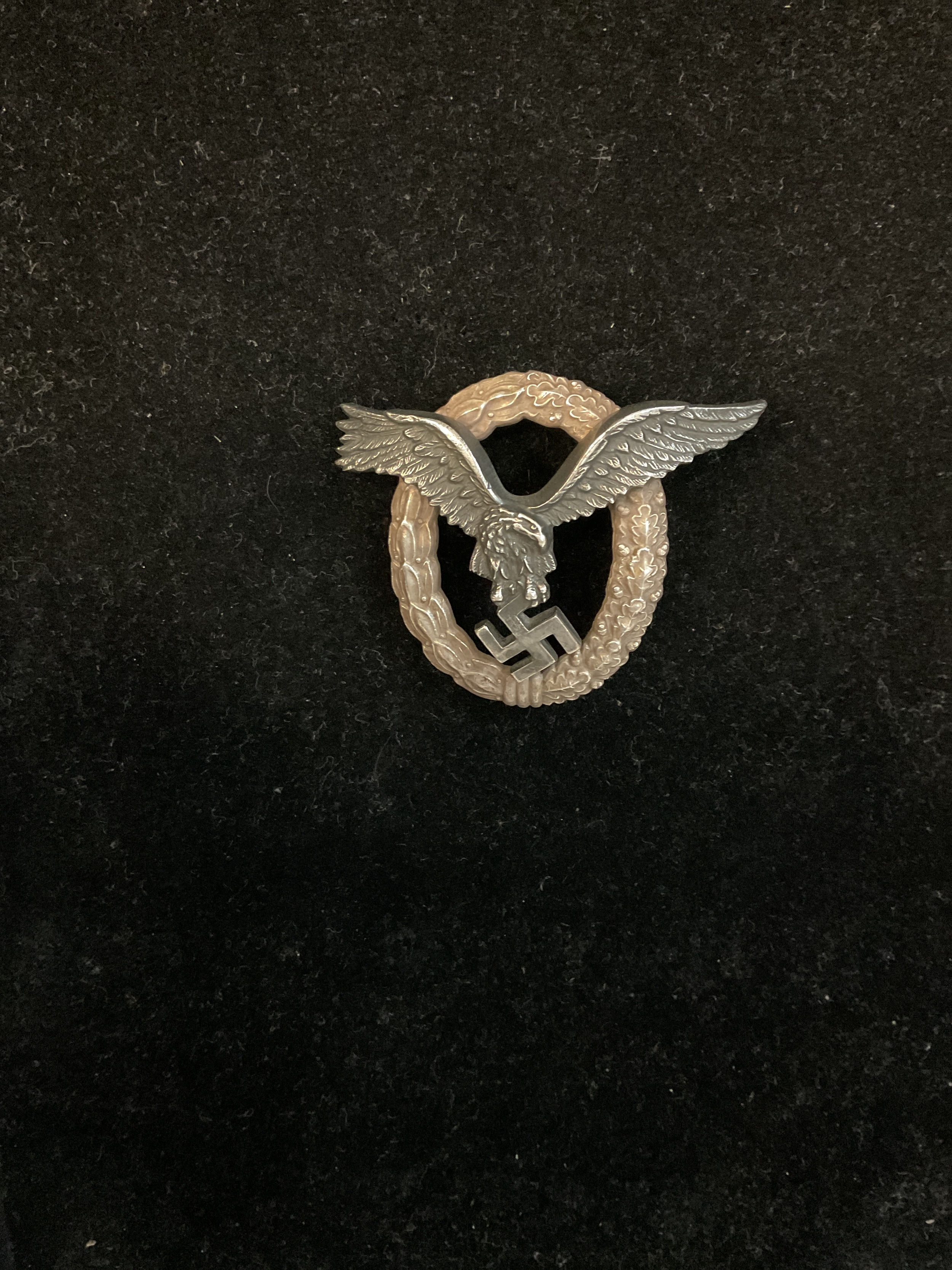 WWII German Luftwaffe pilots breast badge, marked to the reverse L12 for Junckers.