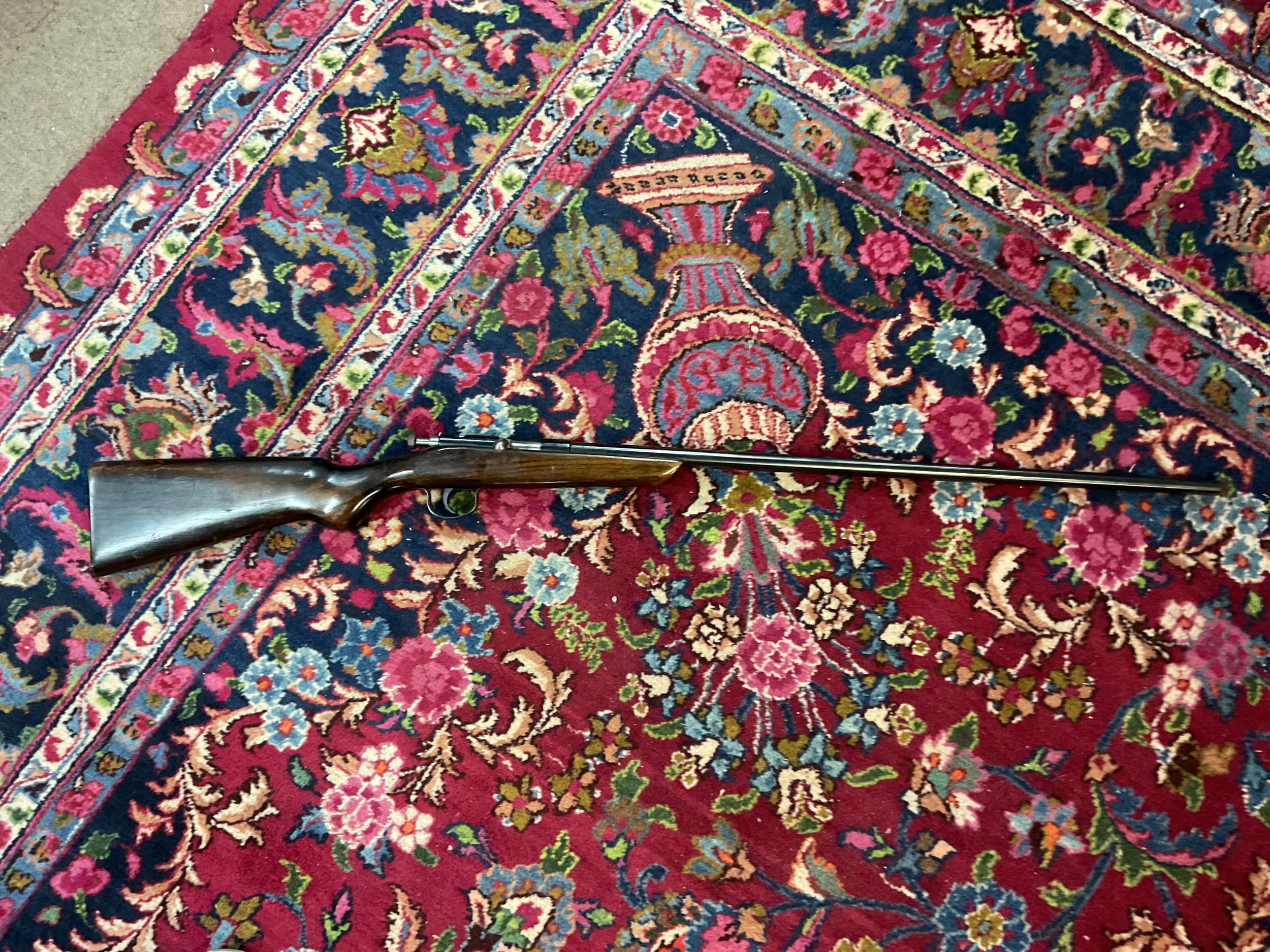 SHOTGUN LICENSE REQUIRED ON THIS LOT AS WELL AS ARRANGING APPOINTMENT TO VIEW AND COLLECT THANK YOU.
Webley 9mm bolt action shotgun with extractor, Ser No 18637, 