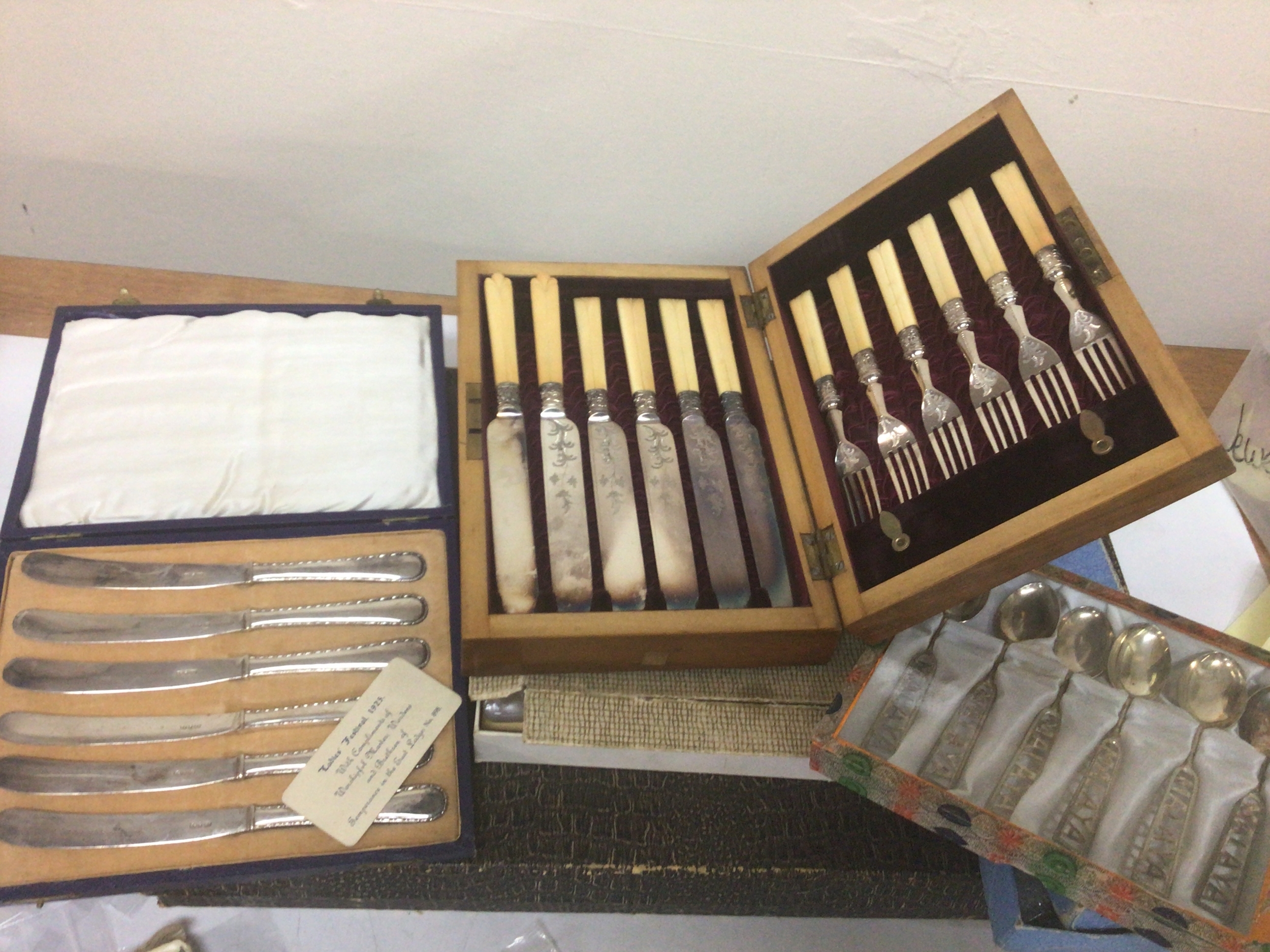  A collection of cased silver plated cutlery 