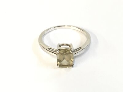 A 9ct white gold ring set with Turkizite stone. N 1/2 and 2.05g