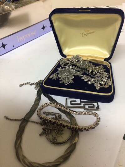 A collection of silver jewellery and marquisette jewellery.