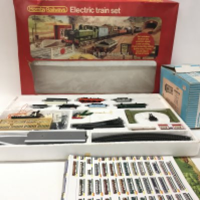 A collection of toys including Lego..Hornby..Meccano..radio control aircraft plus others (5)
