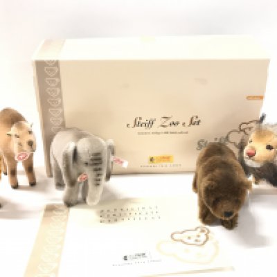 A Boxed Steiff Zoo Set. 2007 With Certificate.