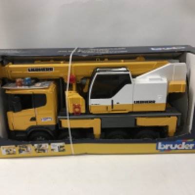 A boxed unused model crane by bruder 1:16 scale.