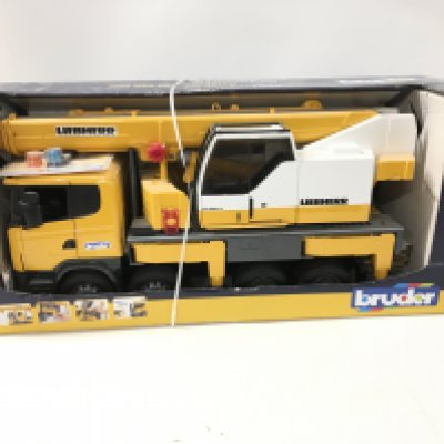 A boxed unused model crane by bruder 1:16 scale. No reserve