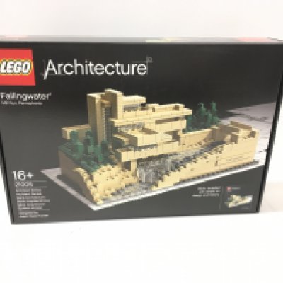 A sealed boxed Lego Architecture set # 21005. Falling water. No reserve
