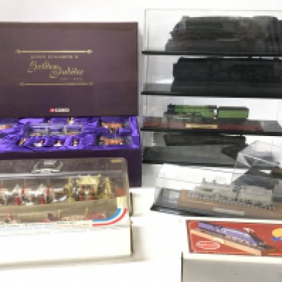 A Collection of model featuring the queens jubilees coaches with horses. Also includes model trains. No reserve.