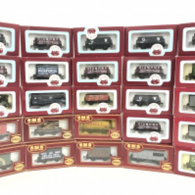 A Collection Of Boxed 00 Gauge Wagons By Airfix And Dapol. No Reserve.