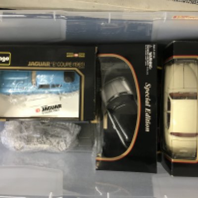 A collection of 10 model vehicles 5 boxed includes Burago..Corgi..Maisto. 5 loose include Franklin Mint..Burago..Crown Premium