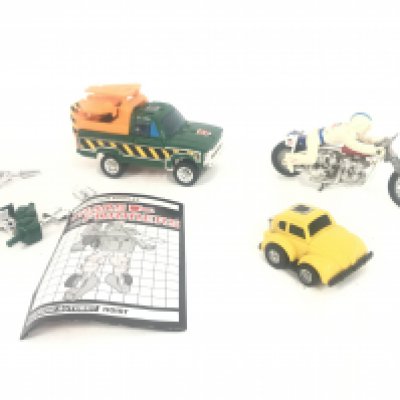 A Vintage Transformer Hoist with Instructions.A Bumblebee And a Diecast Evel Knienvel Drag Bike. No Reserve.