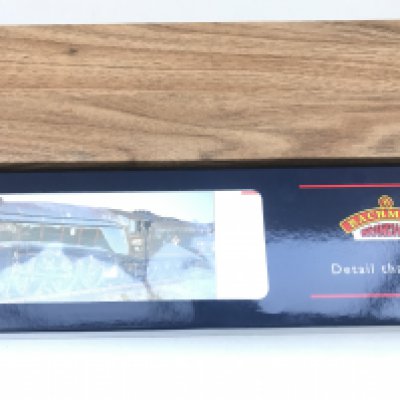 A Boxed Bachmann A 4 Locomotive 4496 The Golden Shuttle.#31-962.