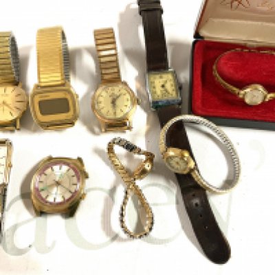 A mixed lot of vintage watches to include a 9ct gold cased example, Vintage 1960s Seonda etc.