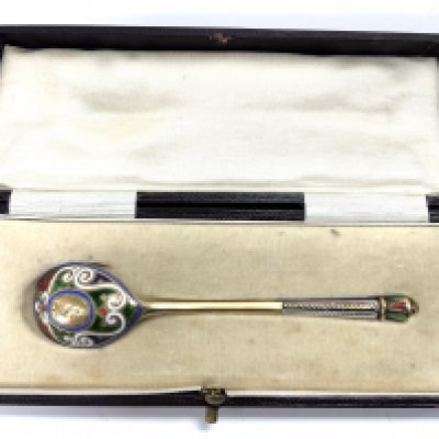 A Russian silver gilt and enamel spoon, with marks for Viktor Vasilyevich Savinsky, Moscow 1874, fitted case. (B)