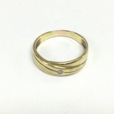 A 9ct gold diamond solitaire ring, approx 3.7g and approx size X. Shipping category A.