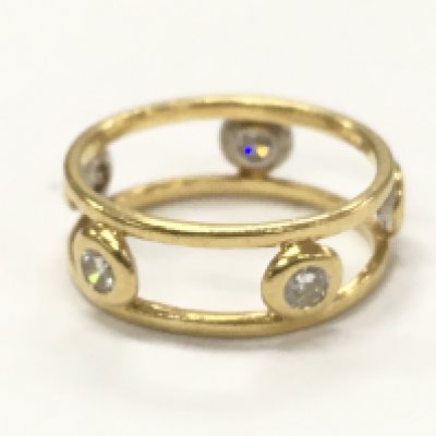 An unmarked 14ct gold band ring, total weight 2.7g . Postage category A