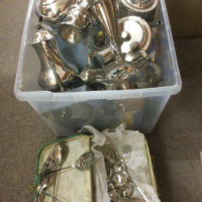 A collection of silver plated items. Shipping category D.