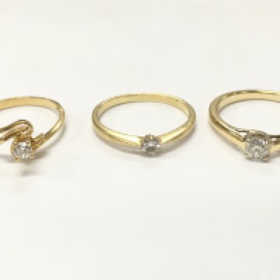 18ct gold solitaire diamond rings , size L, 6.3G total weight. Postage category A