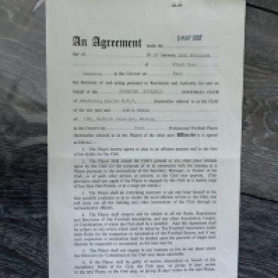 Charlton Athletic 1957/58 Football Contract: Issued and signed by Edwin Werge which was his first professional after signing from Bexley. Excellent.