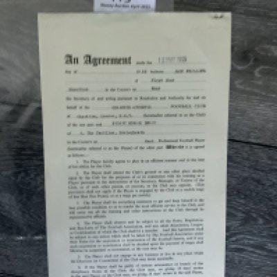 Charlton Athletic 1959/60 Football Contract: Issued and signed by Stuart Leary. Excellent. Leary played 376 times for Charlton scoring 153 times.