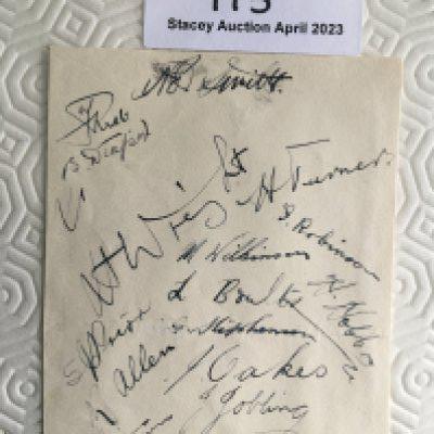 35/36 Charlton Football Autographs: Signed page removed from an autograph book of the team that were runners up to Manchester United. 14 autographs of the team promoted to division one.