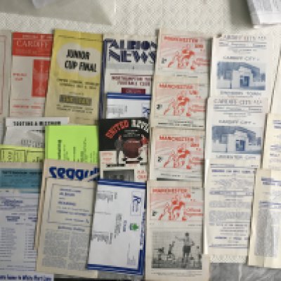 Football Programme Selection: Wide range to include 1957 Welsh Cup Final, Late 50s Brighton home reserves, Man Utd reserves/youth 62/63 with tokens missing and more. Fair condition overall with instructions to sell. (31)