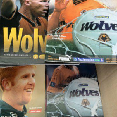 Wolverhampton Wanderers Signed Football Programmes: Late 90s onwards home programmes with 20 of the multi signed having 150+ autographs. The lot contains nearly 100 programmes.