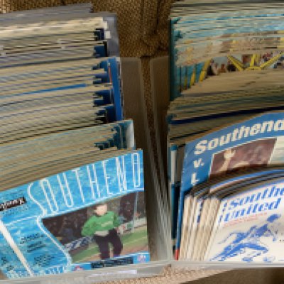 Southend United Home Football Programmes: From the late 70s to 2006 in very good condition. Instructions to sell. (270+)