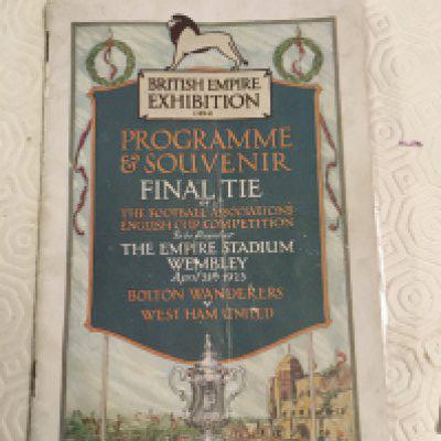 1923 FA Cup Final Football Programme: Bolton Wanderers v West Ham original programme in good condition with fold. Never repaired with original staples slightly rusting but holding firm. Tiny tear at top of spine. No team changes.