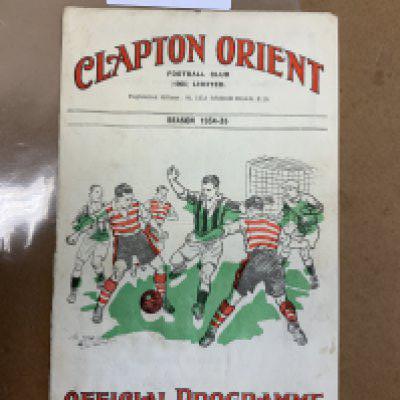 34/35 Clapton Orient v Crystal Palace Football Programme: Good condition league programme with no team changes. Tear on spine.