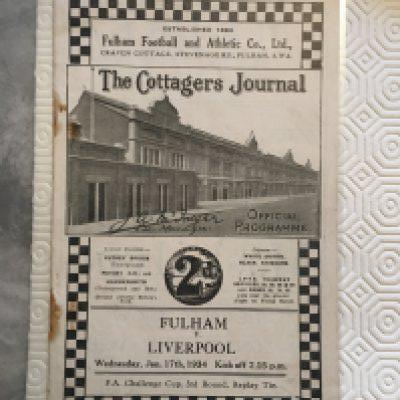 33/34 Fulham v Liverpool FA Cup Football Programme: Number in top corner and staples rusted away leaving hole. Otherwise good with pencilled team changes.