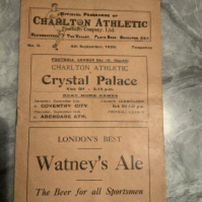 1926 - 1927 Charlton v Crystal Palace Football Programme: Good condition with no team changes. Wear and tears to back page and either end of spine repaired.