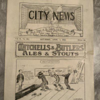 1921 - 1922 Coventry City v Hull City Football Programme: Very good condition after professional repair with no team changes. Fold. Large 4 pager which is rare to see.