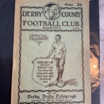 1929 - 1930 Derby County v Newcastle United Football Programme: Good condition with no team changes. A third of the spine is split.