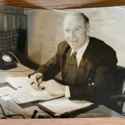 Matt Busby Manchester United Signed Football Press Photo: Date stamped 6 2 1958 the same day as the Munich air crash. Report to rear informs of todays plane crash, although the photo was originally taken in 1955 but was re used on this terrible day. Hand signed without dedication.