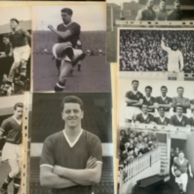 Football Photos: A4 size black and white replica photos of some old greats including a young George Best and Bobby Charlton plus Billy Wight and Stanley Matthews training. Instructions to sell. Good Manchester United content. Duplication. (27)