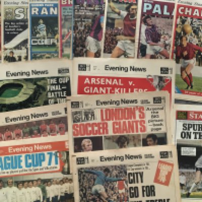 Big Match Football Newspapers: Evening News + Evening Standard colour supplement newspapers all from around 1970. Includes World Cup, FA Cup and League Cup Finals. Evening News London Club newspapers, which focus on individual London clubs only. Excellent condition. (31)