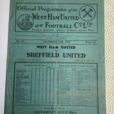 37/38 West Ham v Sheffield United Football Programme: Very good condition league match with no team changes. Folding.