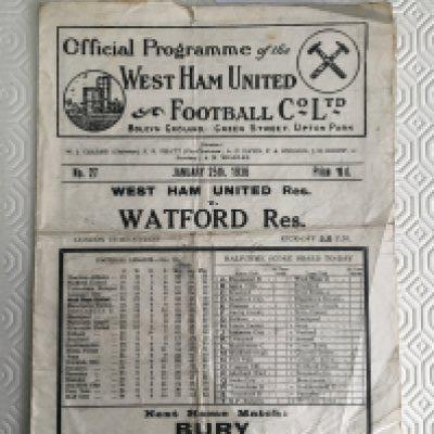 35/36 West Ham Reserves v Watford Football Programme: London Combination programme is poor/fair due to wear and creasing. No team changes.