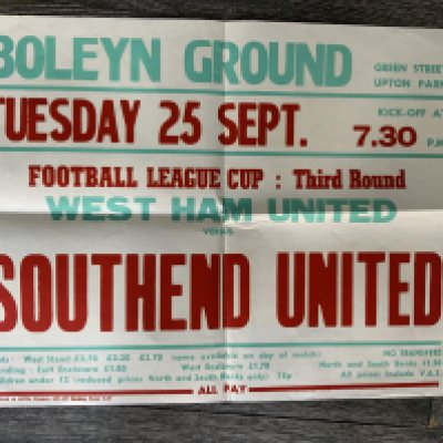 79/80 West Ham v Southend United Football Poster: Excellent condition folded into 4 measuring 20 x 15 inches. League Cup 3rd round dated 25 9 1979.
