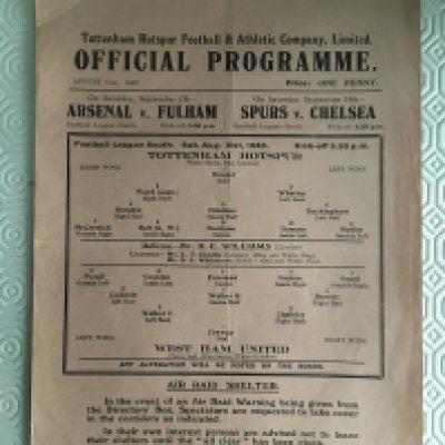 40/41 Tottenham v West Ham Football Programme: Good condition single sheet league match with no team changes.