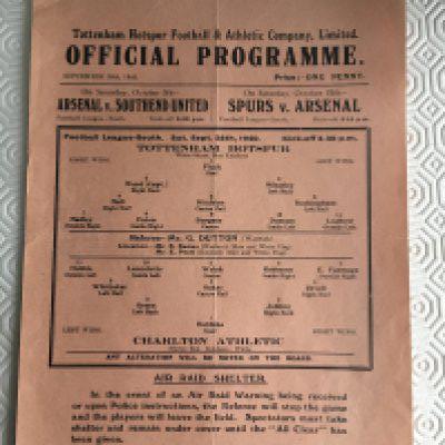 40/41 Tottenham v Charlton Football Programme: Good condition single sheet league match with no team changes.