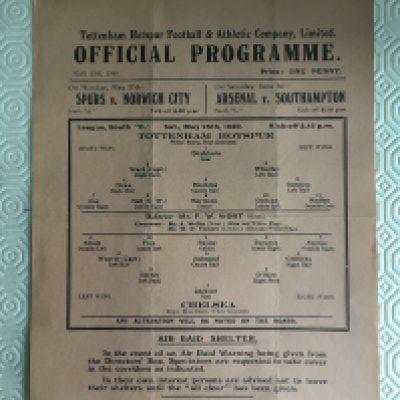 39/40 Tottenham v Chelsea Football Programme: Very good condition single sheet league match with no team changes. Dated 11 5 1940 with light folding.