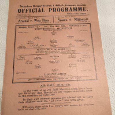 39/40 Tottenham v Brentford Football Programme: Near mint condition single sheet league match with no team changes. Dated 9 3 1940.