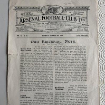 1922 - 1923 Arsenal v Birmingham City Football Programme: Four page league match in fair condition. Results and score filled out and small tear.