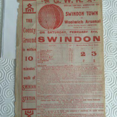 1910 - 1911 Swindon Town v Woolwich Arsenal Railway Bill: Great Western Railways flyer advertising the FA Cup match and travel to Swindon. Good with a couple of minor tears to edge.