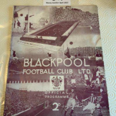 37/38 Blackpool v Brentford Football Programme: Excellent condition league match with no team changes.