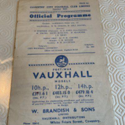 45/46 Coventry City v Brentford Football Programme: Good condition league match dated 12 1 1946. Team changes and light creasing.