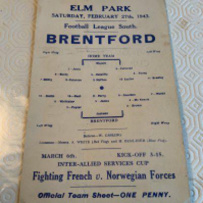 42/43 Reading v Brentford Football Programme: Good condition single sheet league match dated 27 2 1943 with no team changes. Folding.