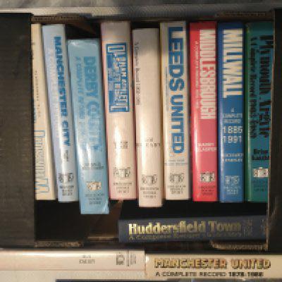 Breedon Football History Books: The small compact most sort after histories in hardback format. Huddersfield has no dust jacket with Aberdeen and Blackpool having faded spines. Apart from a tear on the spine on Derby the rest are very good. Includes Leeds, Plymouth, Man City and Middlesbrough. (12)